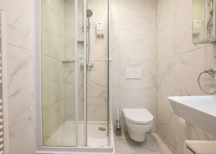 Urban With Queen-size Bed, Self Check-in K2 *